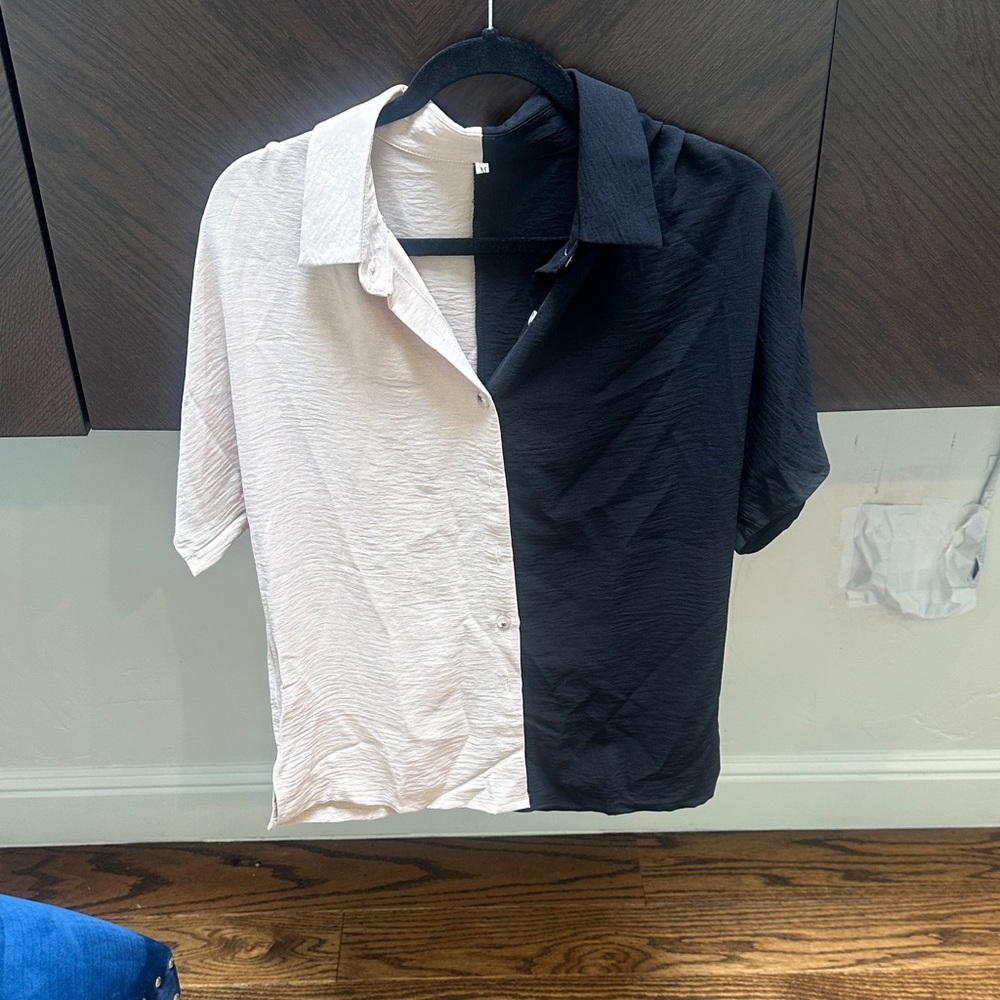 Women’s Black and tan button down blouse